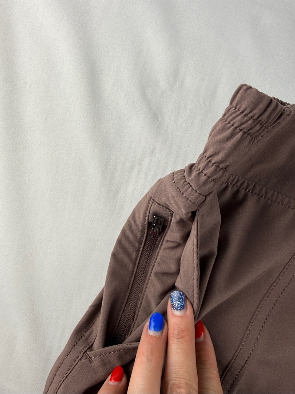 Athleta Chelsea Utility Joggers Brown Women's Size 8 Cargo Hiking EUC - Picture 9 of 11